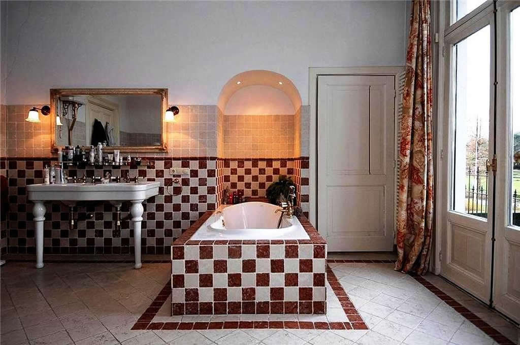 VERBOUWEN BADKAMER